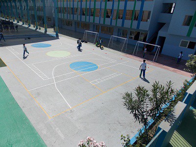 Falta de Arcos enfada a alumnos futbolistas.
